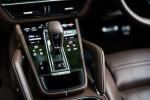 Porsche Cayenne Turbo 2018 года (JP)